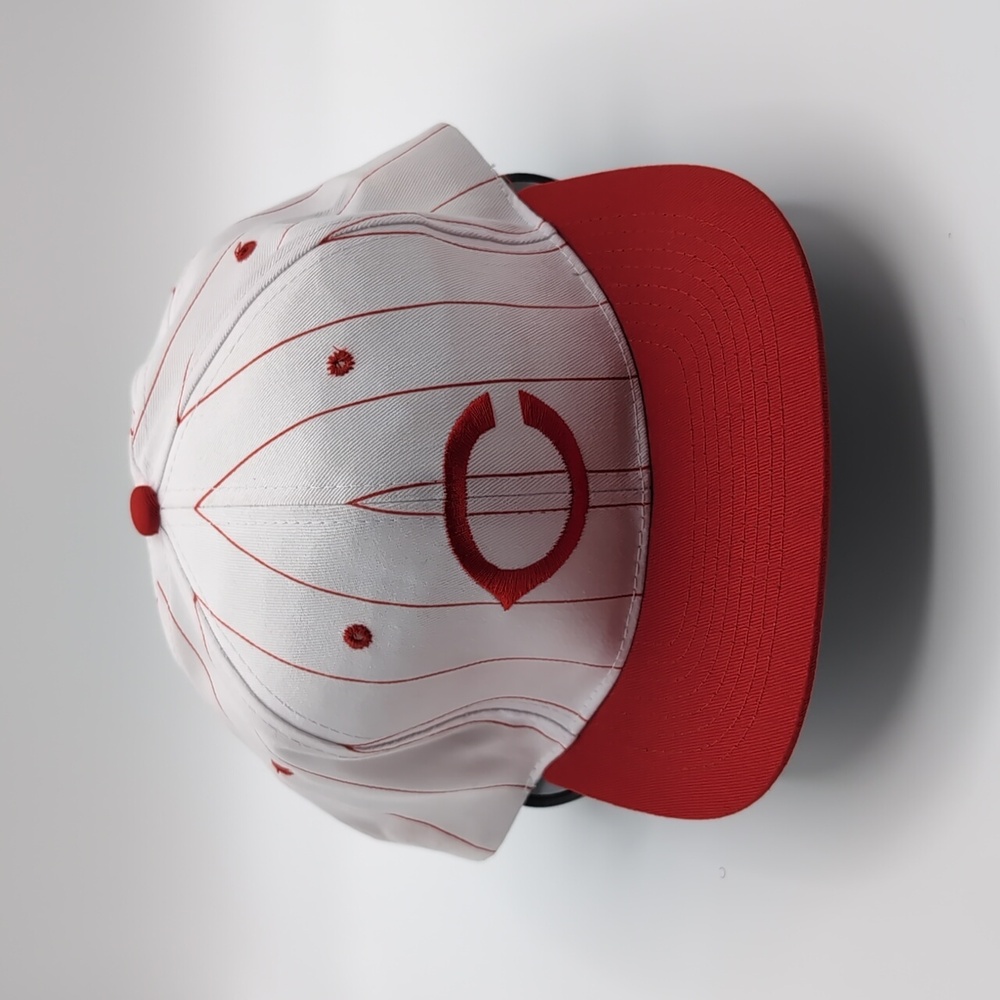 MLB| NWT Vintage MLB Red Cincinnati Reds Sports Cap Snap Back Grey Brim - Picture 4 of 14